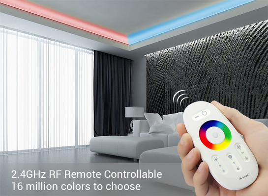 جهاز تحكم RGBW LED لاسلكي بقوة 2.4 جيجا بايت مع شاشة تعمل باللمس